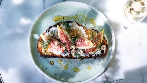 Tartine with figs and honey at Alala's.