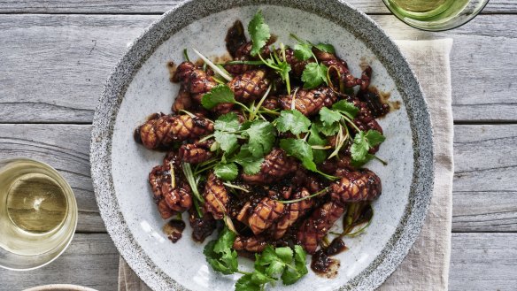 Stir-fried squid with black pepper and coriander.