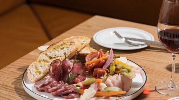 Amarillo's mixed plate of cold cuts.