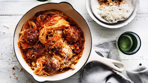 Meatballs braised in tomato sauce.