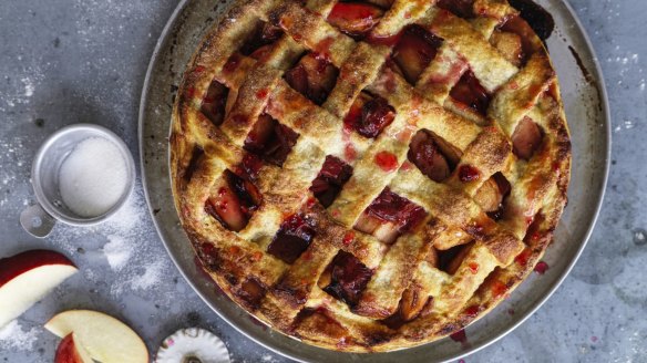 Apple and rhubarb pie with an optional lattice design.