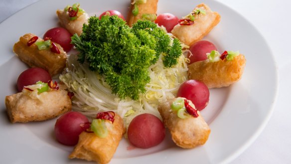 Off-menu: Deep-fried prawn-stuffed Chinese doughnuts.