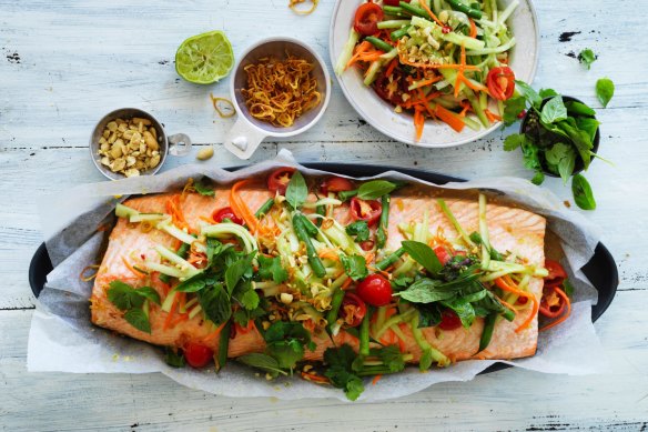 Salmon meets som tam salad.