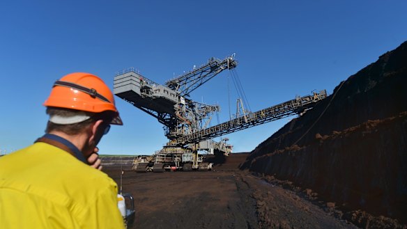 A company linked to billionaire coal investor Hans Mende has acquired a Vale mine in Queensland