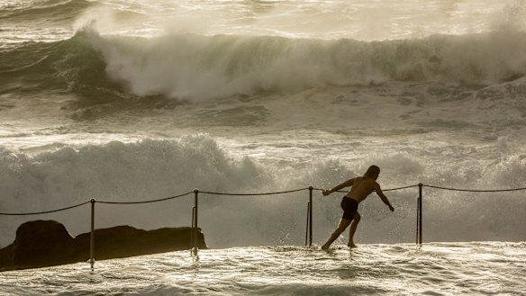 Warning issued as huge surf batters coast from Sydney to Byron Bay