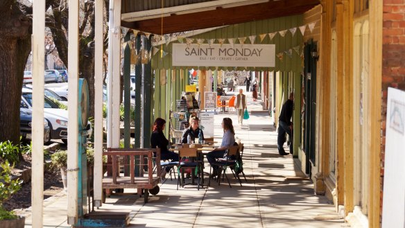 Saint Monday cafe in Yackandandah puts the emphasis on local, seasonal and ethical food.