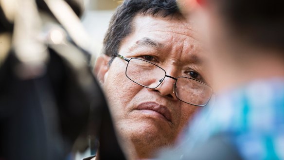 Friend, of the victim, Van Nguyen, showed bystanders "beautiful" photos of Mr Ledinh and his children.