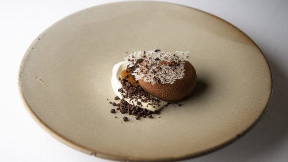 Chocolate, malt, caramel and whey. 