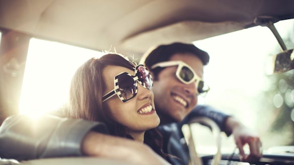 Invisible Boyfriend app promises to provide a man your friends can ...