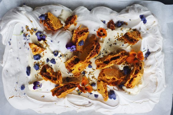 Pavlova never looked so good.