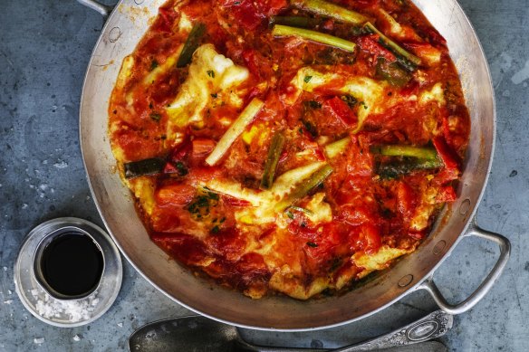 Stir-fried tomato and egg.