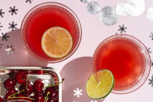 Christmas cranberry spritz.