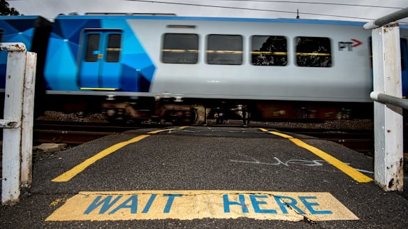 Hurstbridge line commuters to wait five years for promised extra services