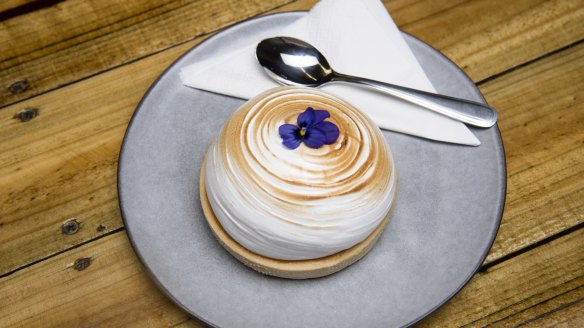 Lemon meringue tart. 