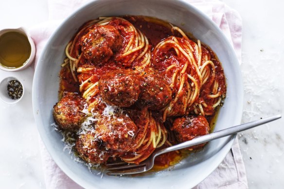 Mixed meatball spaghetti.