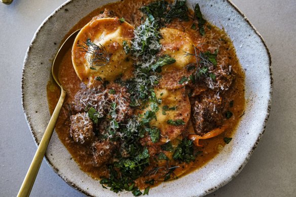 One-pan slurpy creamy tomato and fennel ravioli.