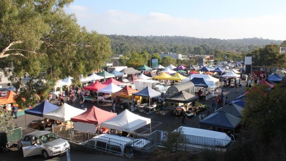 The VFMA-accredited Eltham Farmers' Market attracts an average of 2300 shoppers every Sunday.