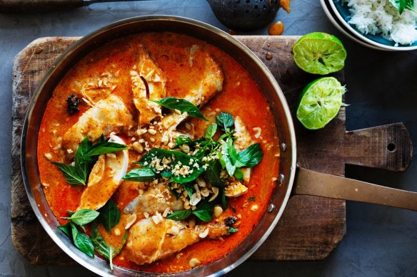 Quick red curry of chicken.
