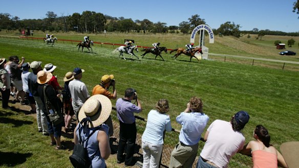 Best places to watch country horse racing in Australia: Beyond the ...