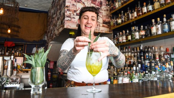 Bad Frankie bartender Nikki making a Pavlova Spritz.