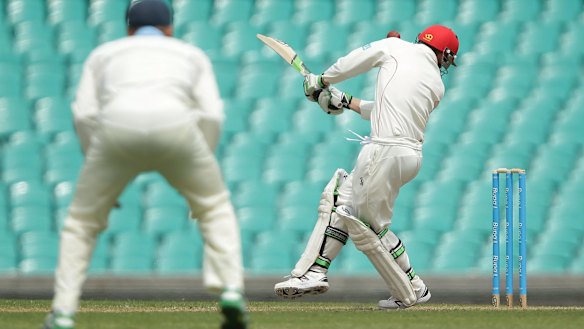 Phil Hughes is struck by Sean Abbott's bouncer at the SCG.