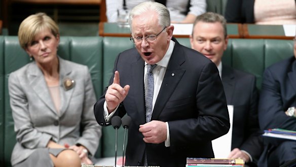 Andrew Robb makes a point during question time in September 2015.