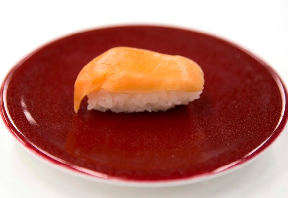 A piece of sushi made by Suzumo's SGP-SNB machine