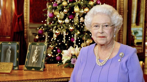 Britain's Queen Elizabeth has 'cancelled and annulled' the honour of Commander of the Order of the British Empire she awarded Rolf Harris in 2006.