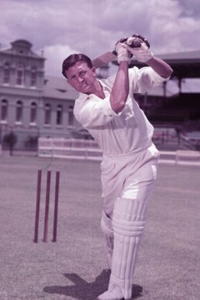 Richie Benaud shows his batting style in December 1958.