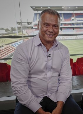 <i>One Plus One</i> returns with Stan Grant in the driver's seat.