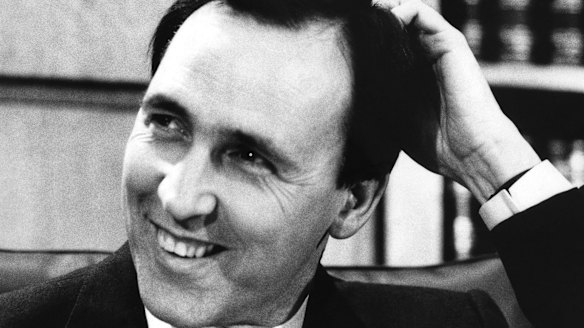 Paul Keating's cabinet decided in-principle to support an end to compulsory retirement for public servants.