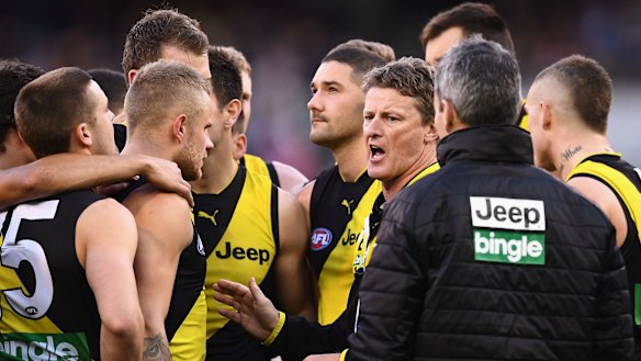 Game plan: Tigers coach Damien Hardwick talks to his players.