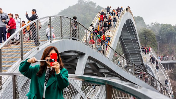 Ruyi Bridge, China: 'Bending bridge' goes viral