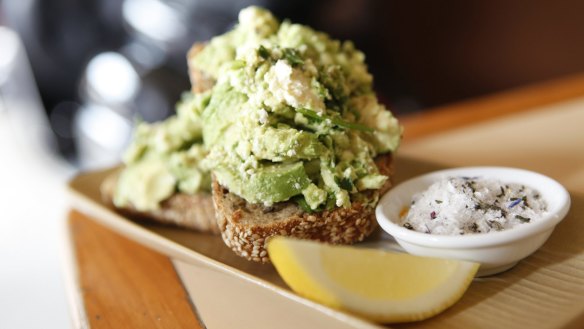 Do some exercise before you tuck into your smashed avocado if you want to lose weight. 