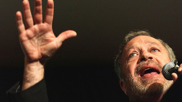 Robert Reich, US labour secretary under Bill Clinton, believes that Hillary Clinton has to break the habits of a lifetime to win a real mandate.