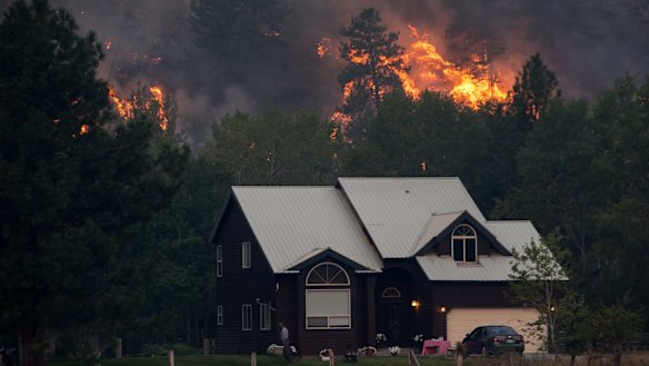 US summons firefighters from Australia and New Zealand to battle blazes
