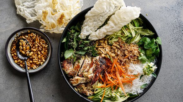 Everything you love about Vietnamese spring rolls in one bowl.