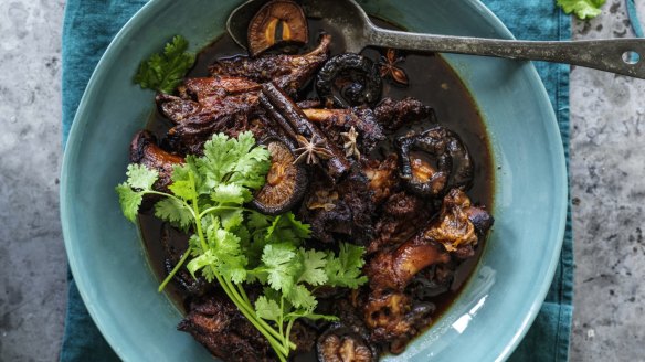  Red-braised Pork with Shiitake Mushrooms
