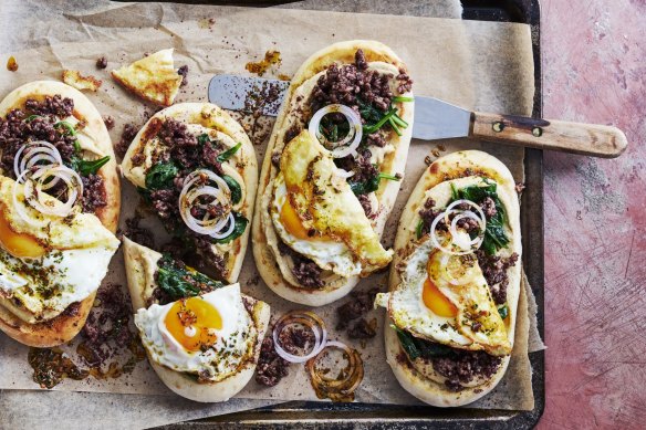 Fast sumac beef and spinach pide. 