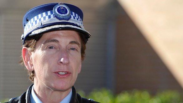 NSW Police Deputy Commissioner Catherine Burn has commended members of the public for the cooperation they have shown police during the siege in Martin Place.