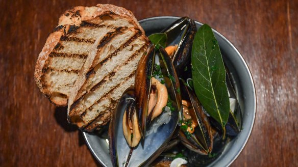 Mussels cooked in white wine and garlic.