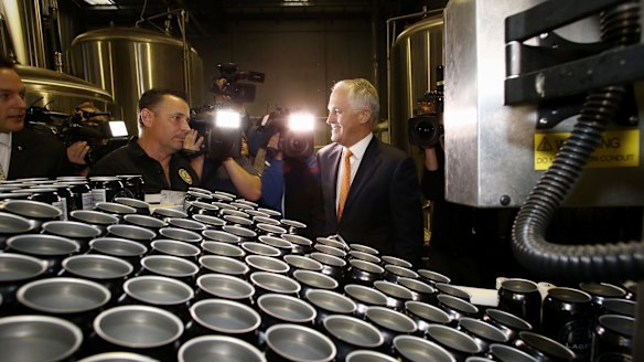 Malcolm Turnbull at the Mornington Peninsula Brewery with owner Matt Bebe earlier this month.