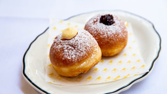 Bombolini comes with or without ice-cream.
