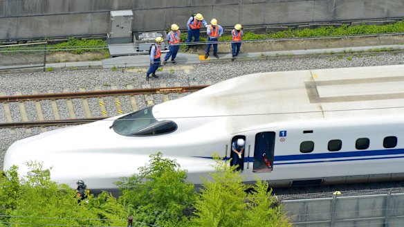 Man sets himself on fire on Japan bullet train
