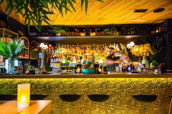 The old Bar Economico still slings rum, but more tropically 