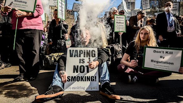 Protesters call for right to vape