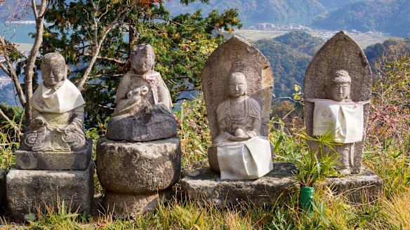 Kinosaki Onsen is a small town in Toyooka. This is an onsen (Japanese hotspring) town for a relaxing vacation.