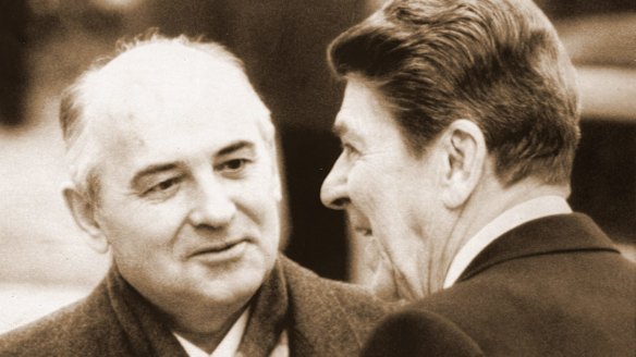 Governing in pastels: Ronald Reagan with Soviet leader Mikhail Gorbachev in Switzerland, 1985.