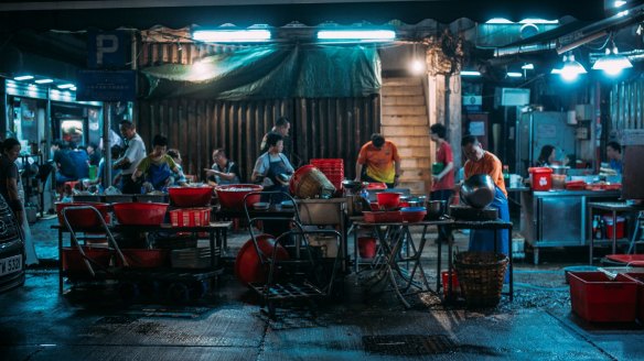 One of Hong Kong's dai pai dongs.