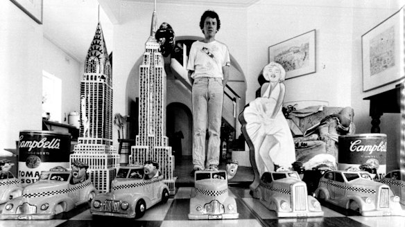 A young Peter Kingston at home in Lavender Bay.